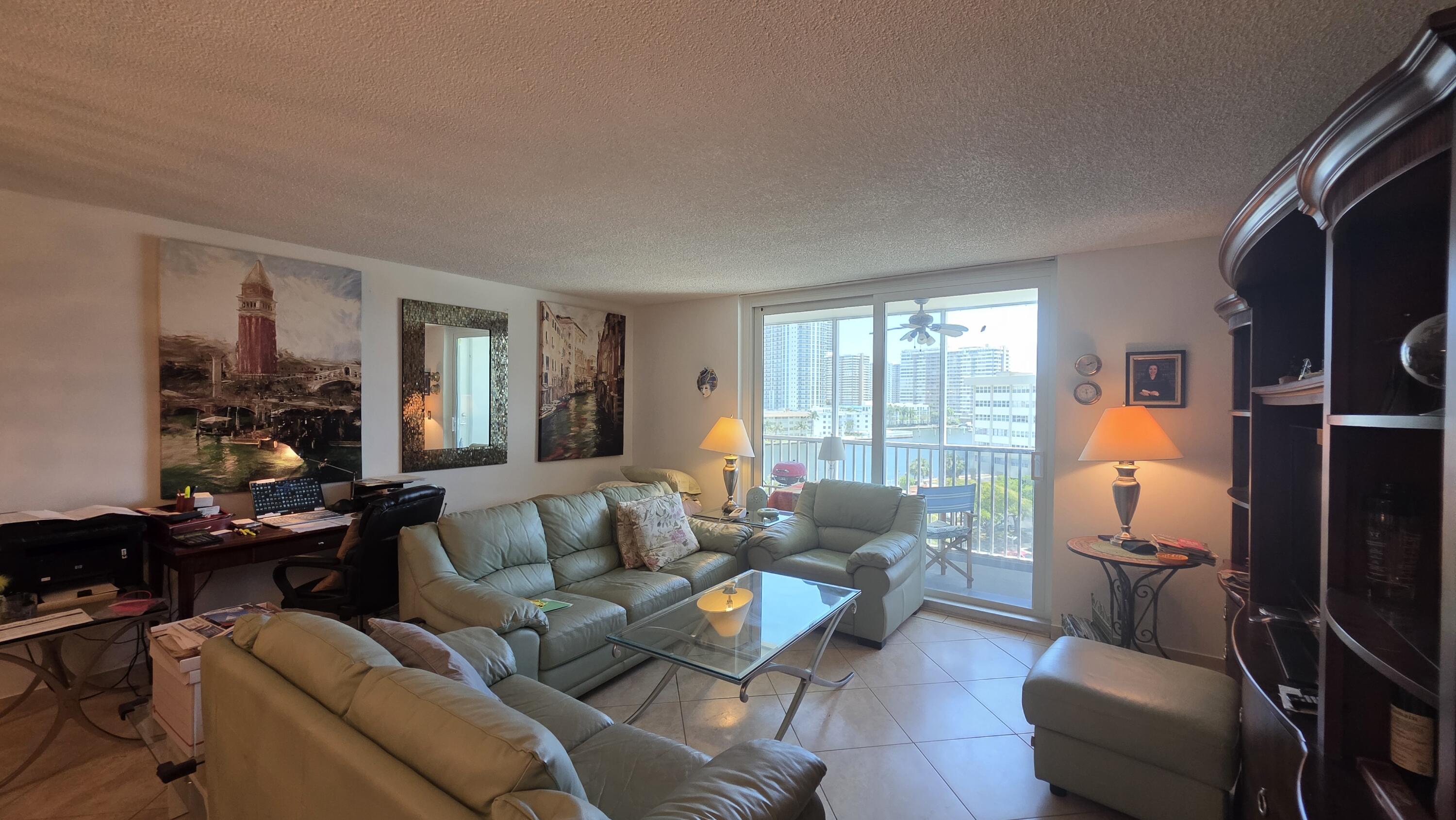 LAKE POINT TOWER CONDOMINIUM - Residential