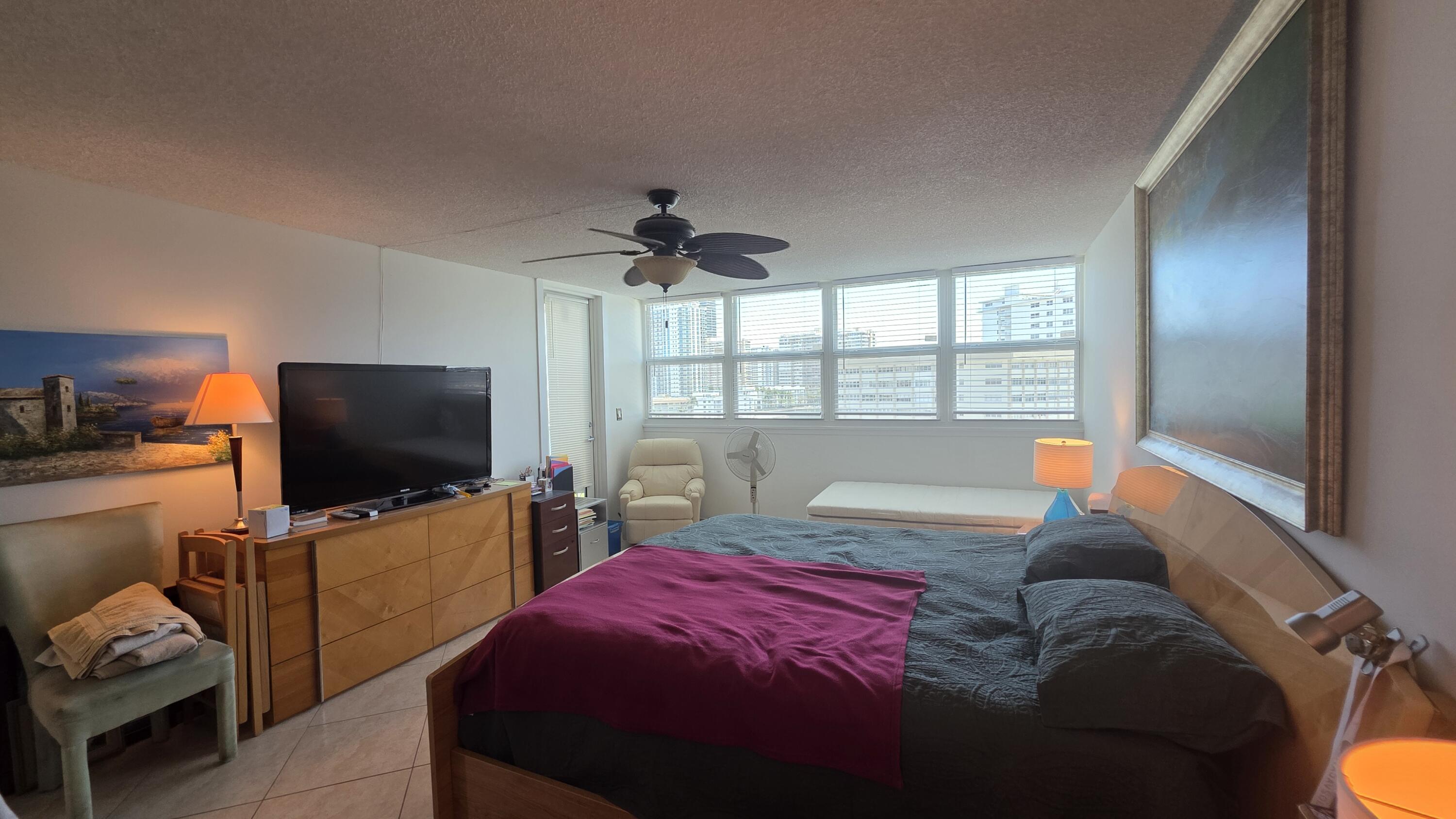 LAKE POINT TOWER CONDOMINIUM - Residential