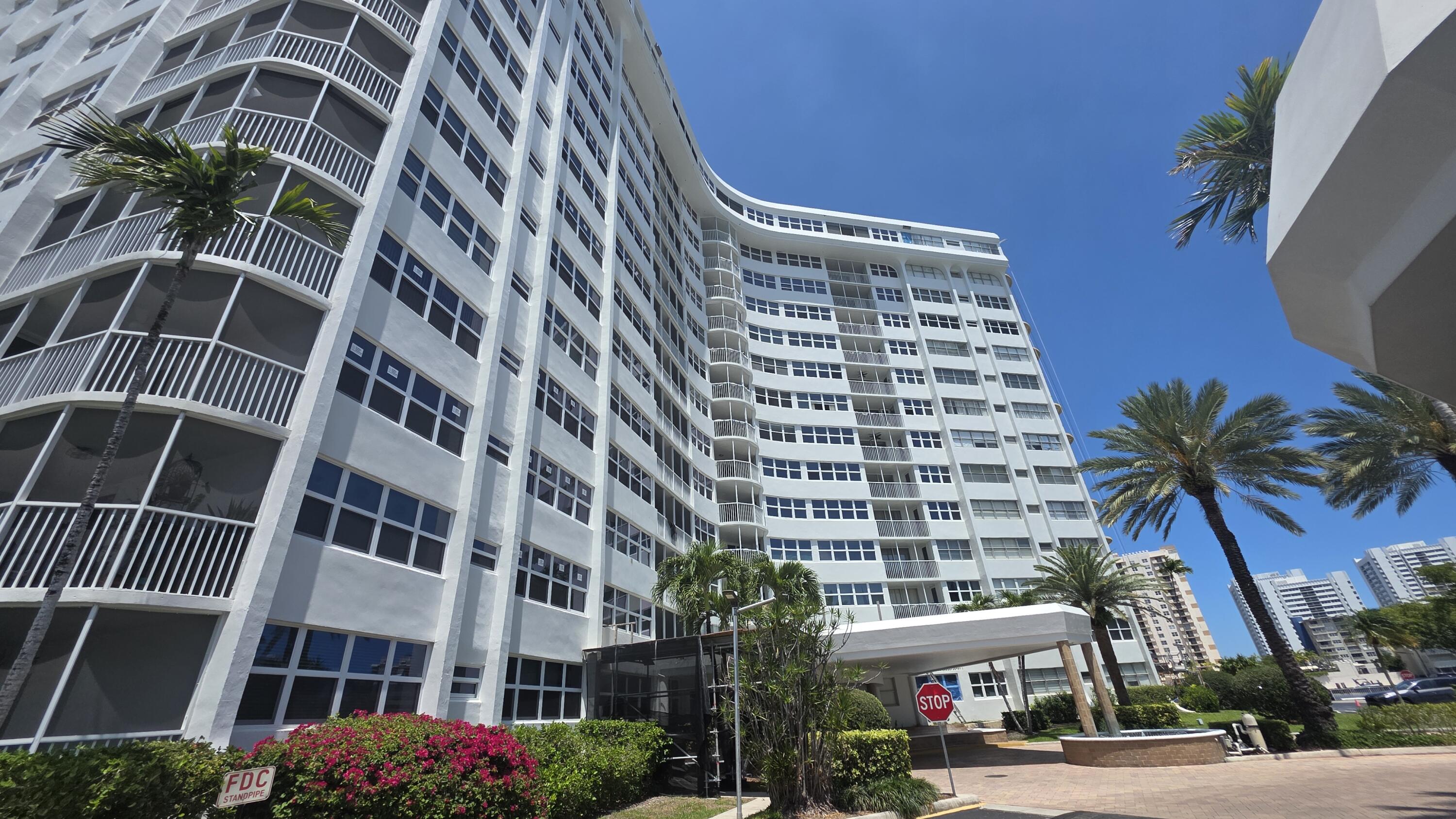 LAKE POINT TOWER CONDOMINIUM - Residential