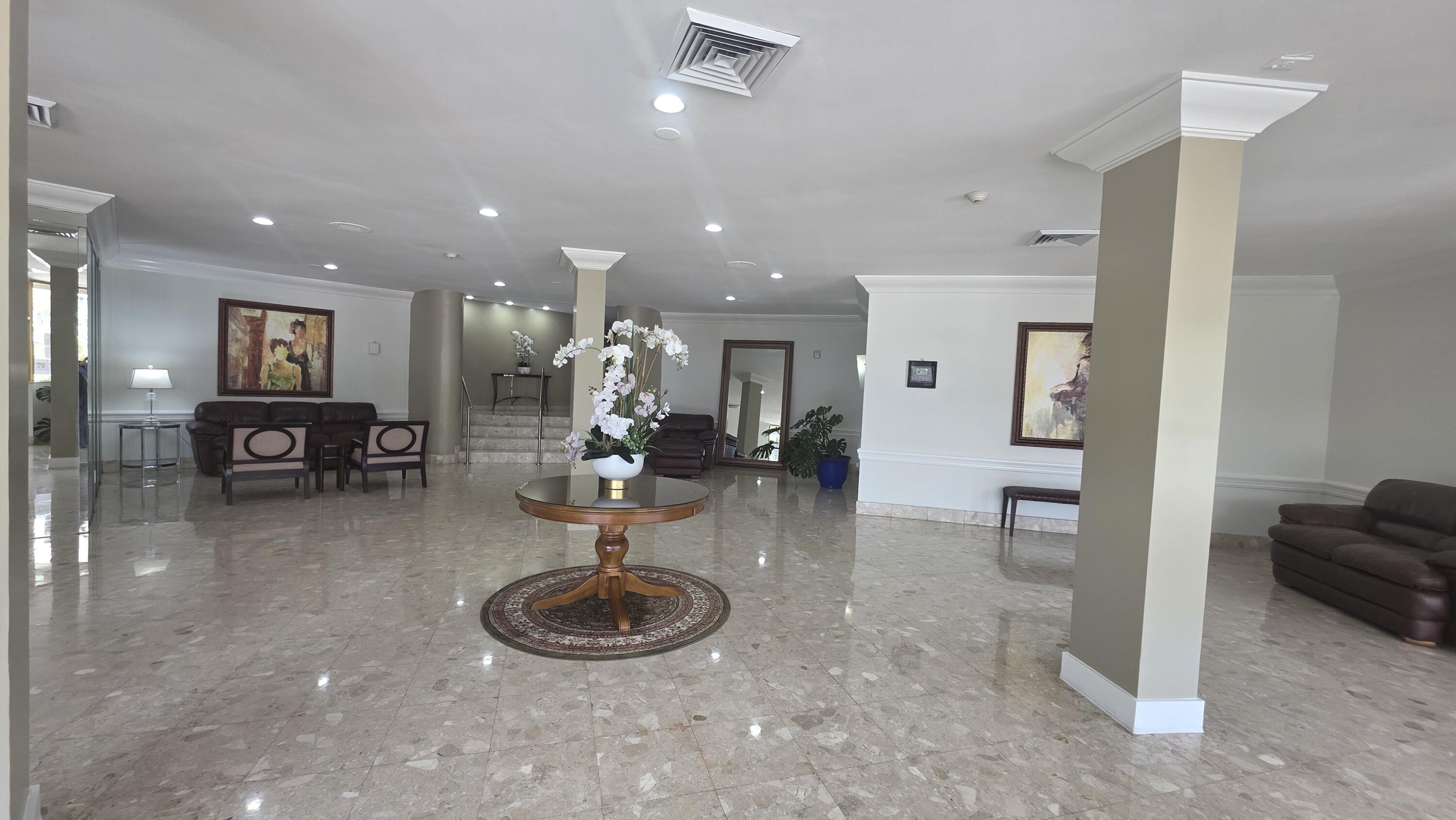 LAKE POINT TOWER CONDOMINIUM - Residential