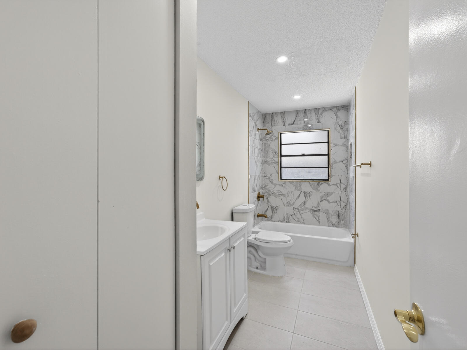 GROVENOR ESTATES UNIT 2-A - Residential