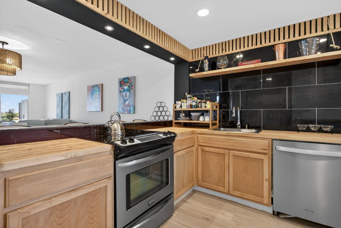 NO 78 PALM-AIRE COUNTRY CLUB - Residential