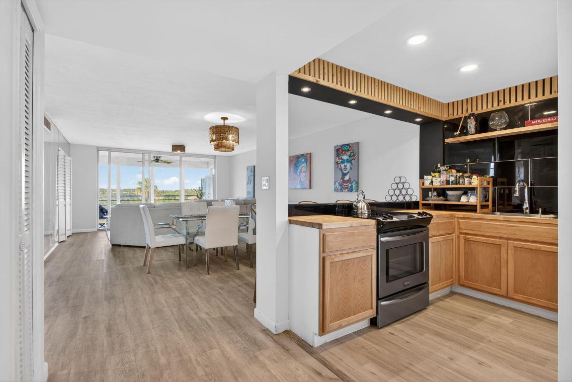 NO 78 PALM-AIRE COUNTRY CLUB - Residential