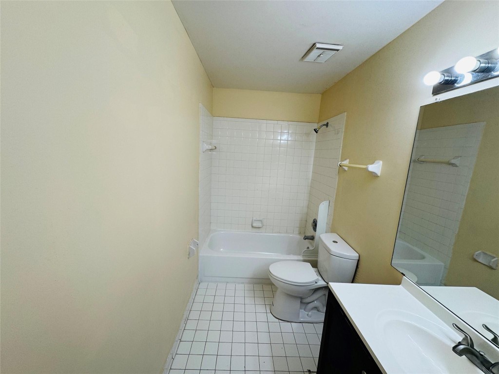 SUMMER LAKE CONDO - Residential