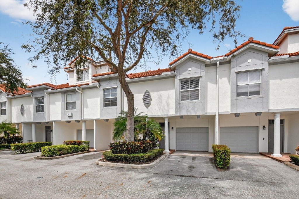 Photo of 2038 Alta Meadows Lane #1507, Delray Beach, FL 33444 (MLS # R11125480)