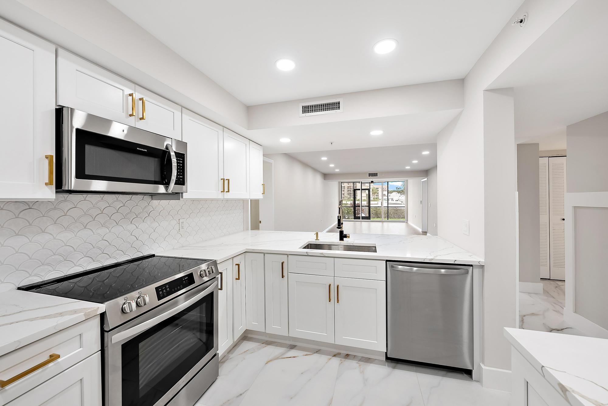 2501 Marina Isle Way 104