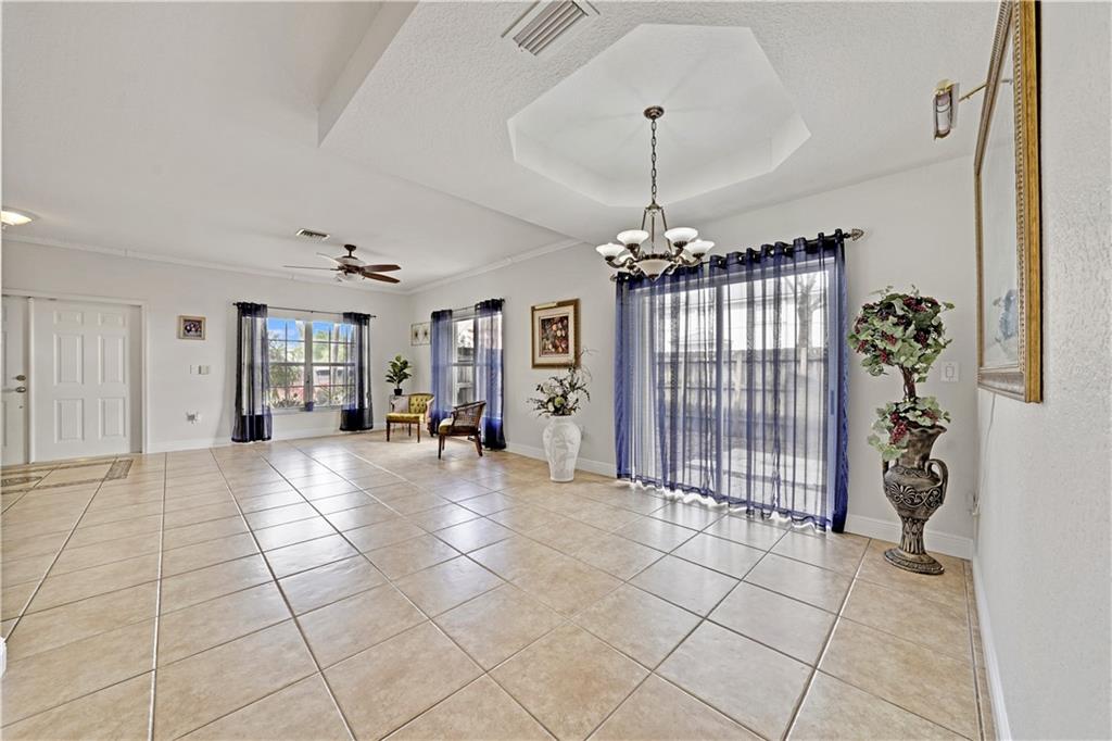 SPANISH LAKES 1ST ADDN - Residential