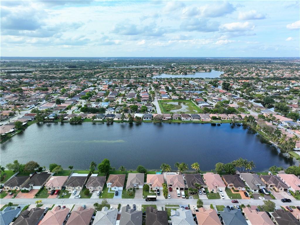 SPANISH LAKES 1ST ADDN - Residential