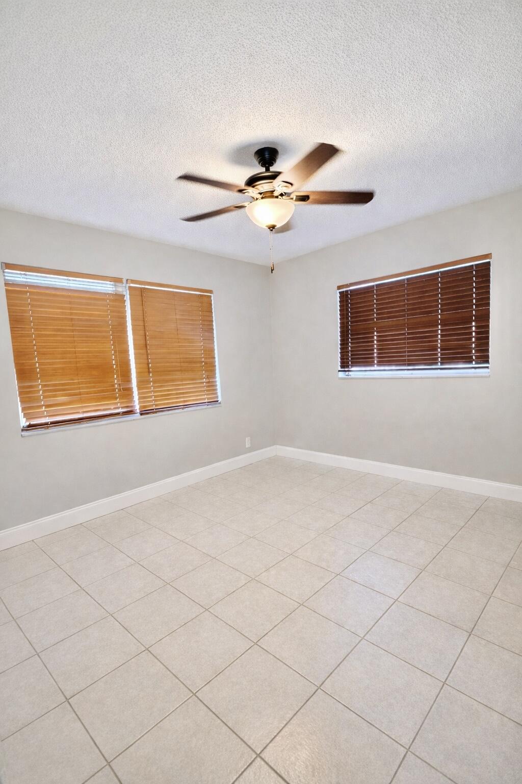 TAMARAC LAKES SOUTH - Residential Lease