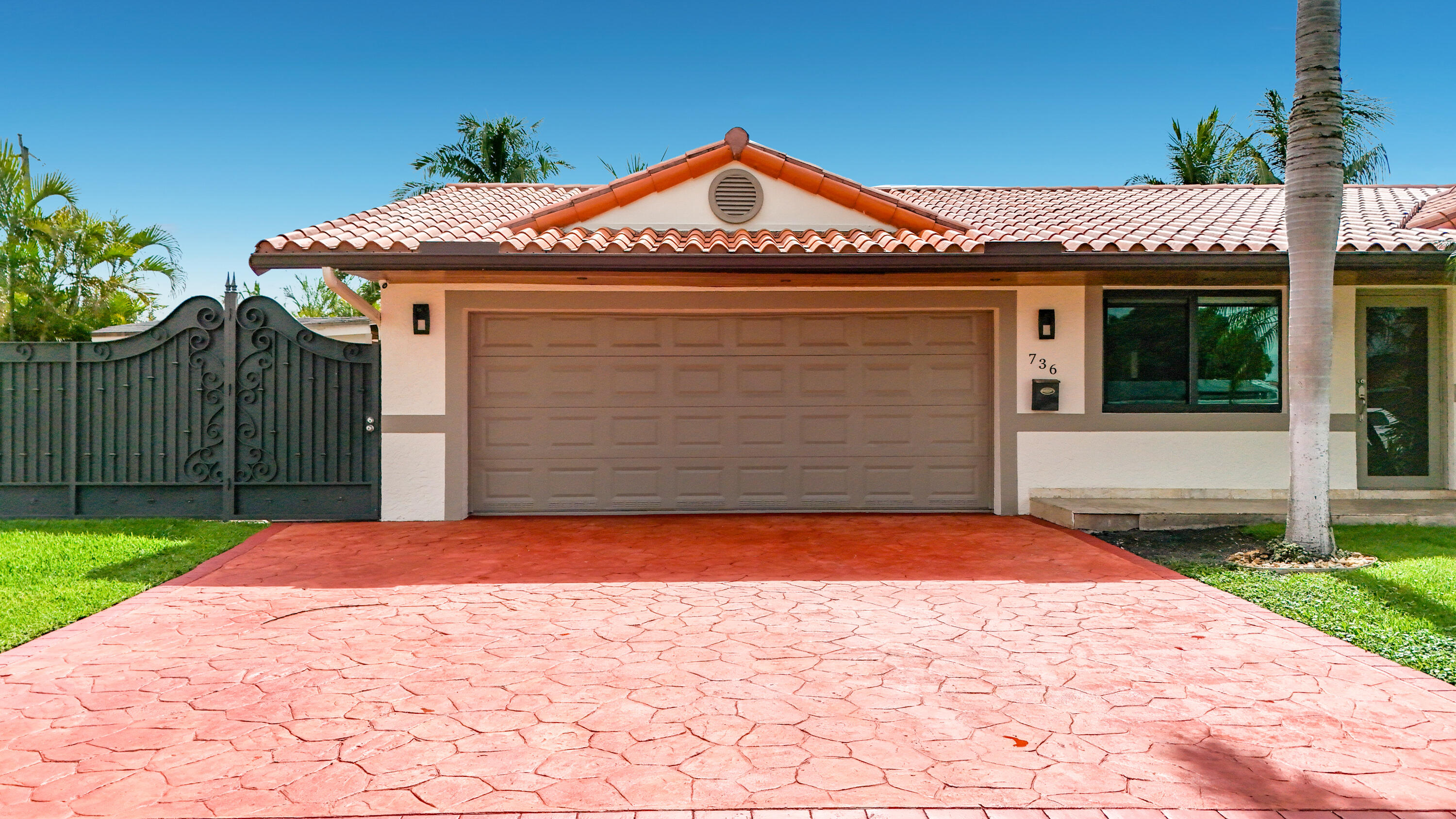 736 NW 12th Avenue