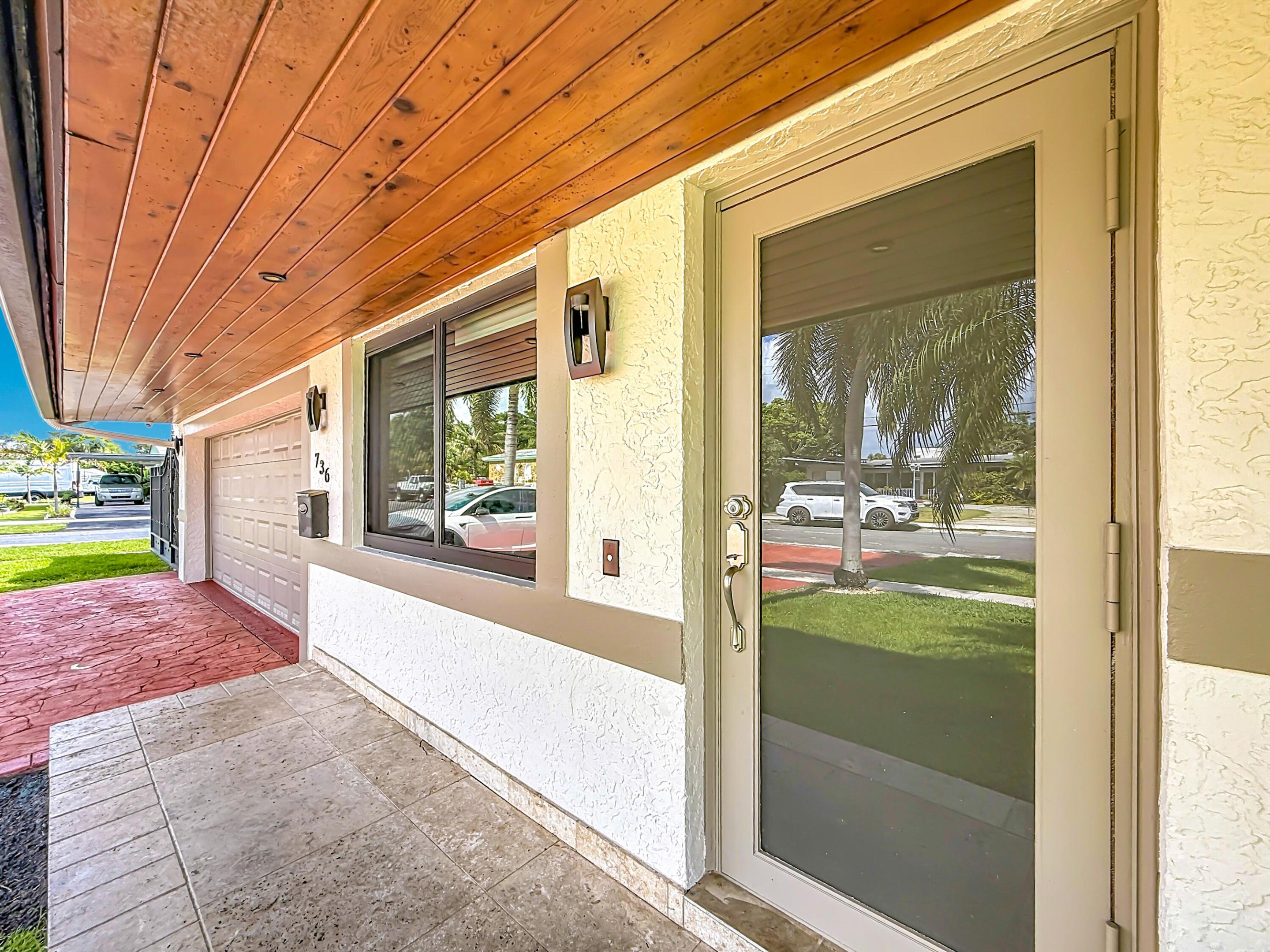 736 NW 12th Avenue