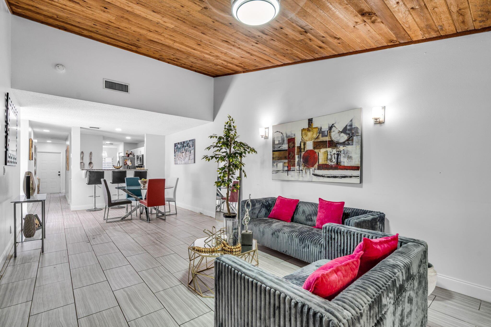 MAPLELEAF PATIO VILLAS AT - Residential