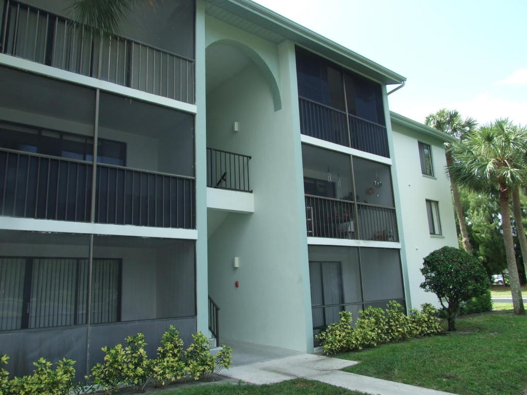 Totally updated & spotless end unit. This 2/2 condo has excellent water views from the living room, balcony and one of the bedrooms. The Landlord takes great care in making sure that the unit is in tip top shape. The appliances are all updated and in great condition. Washer, Dryer, Microwave, Stove and Refrigerator are included. The Palm Club is a clean, gated community with a heated Spa & Pool. Very close to the new ball park and easy access to Golf, Tennis, Beaches, Shopping, Airport and West Palm Beach.