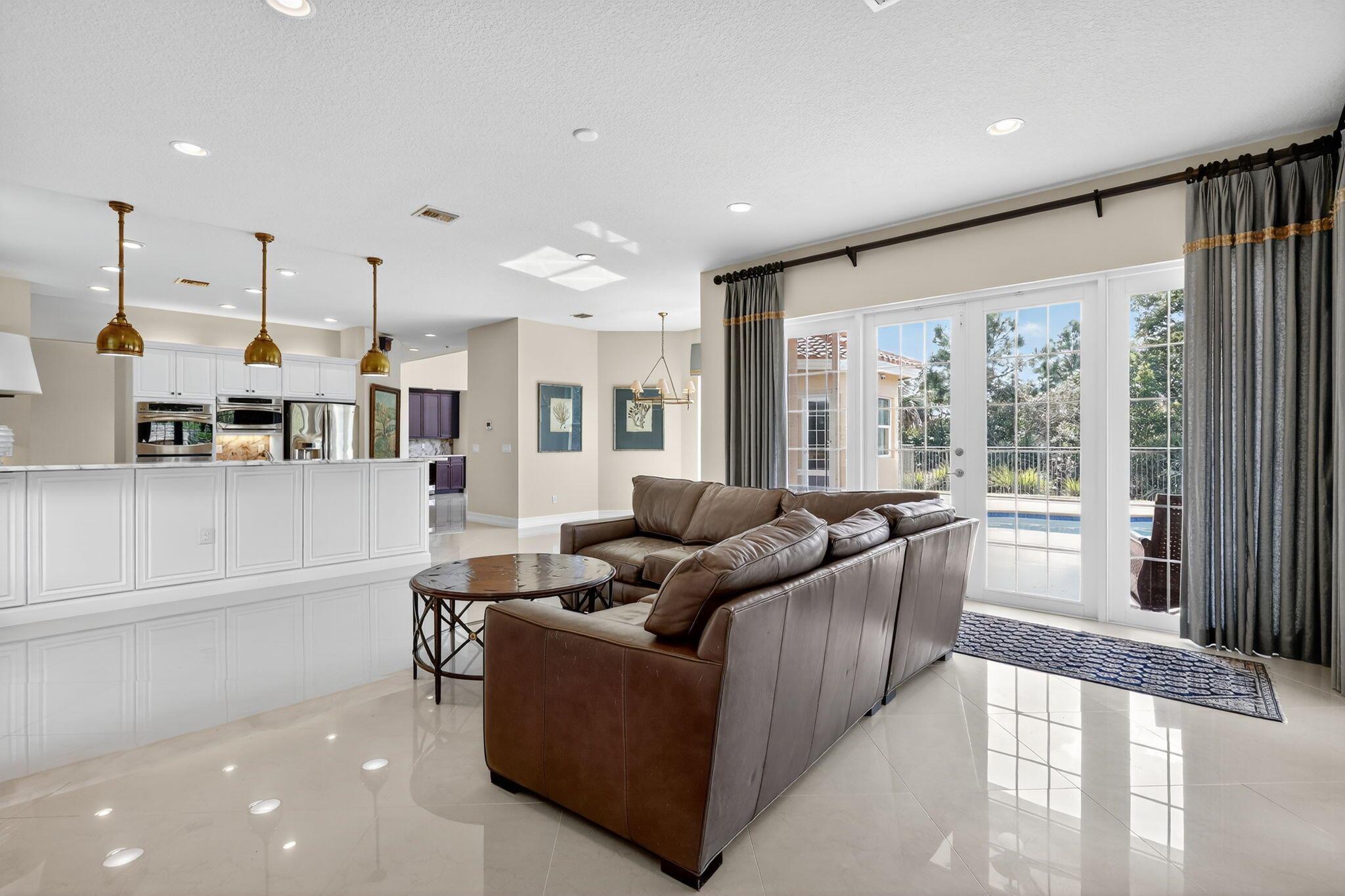 BAYHILL ESTATES - Residential