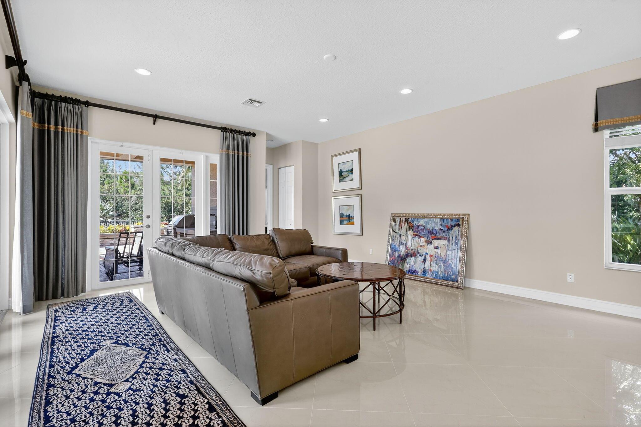 BAYHILL ESTATES - Residential