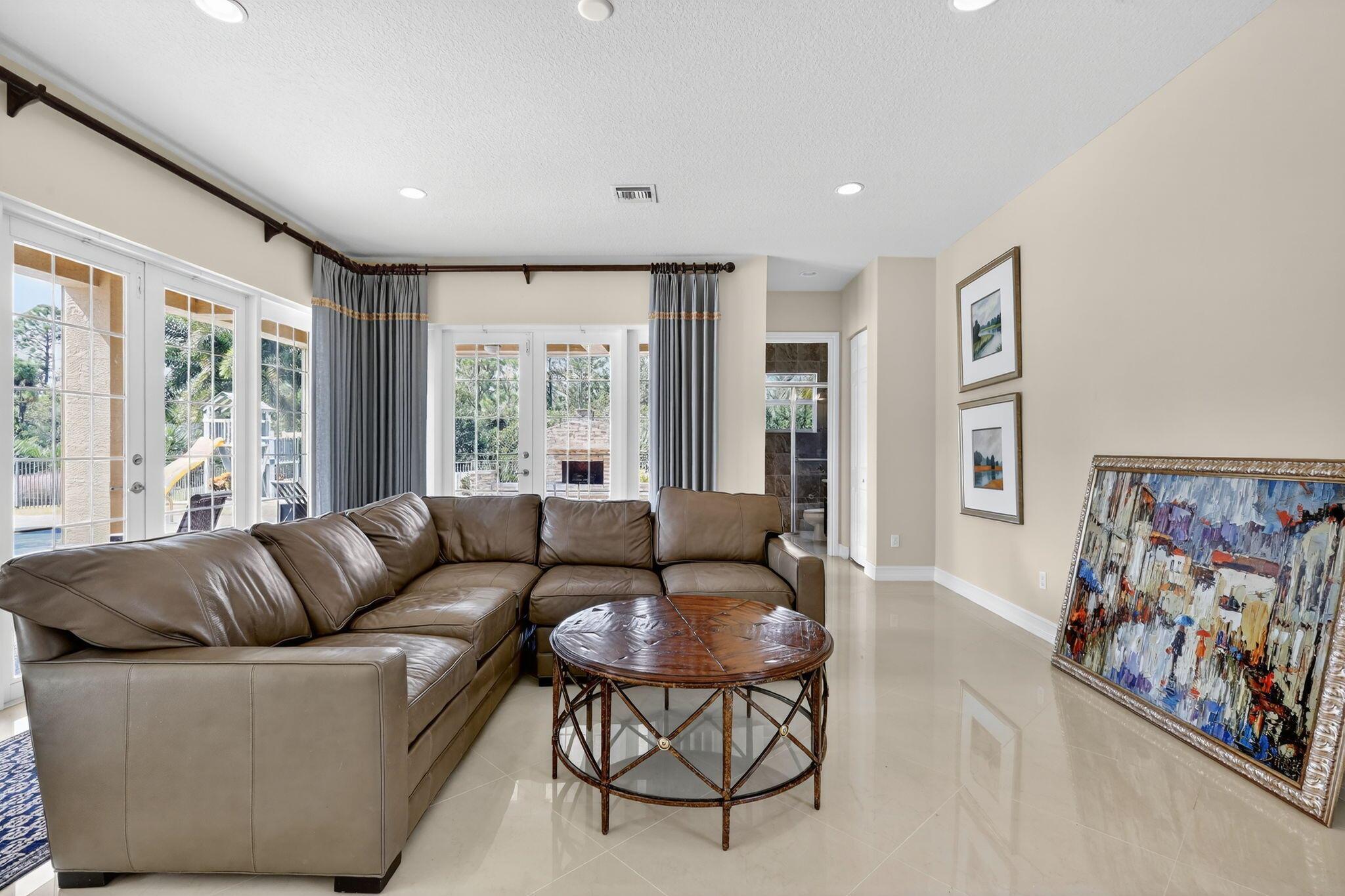 BAYHILL ESTATES - Residential