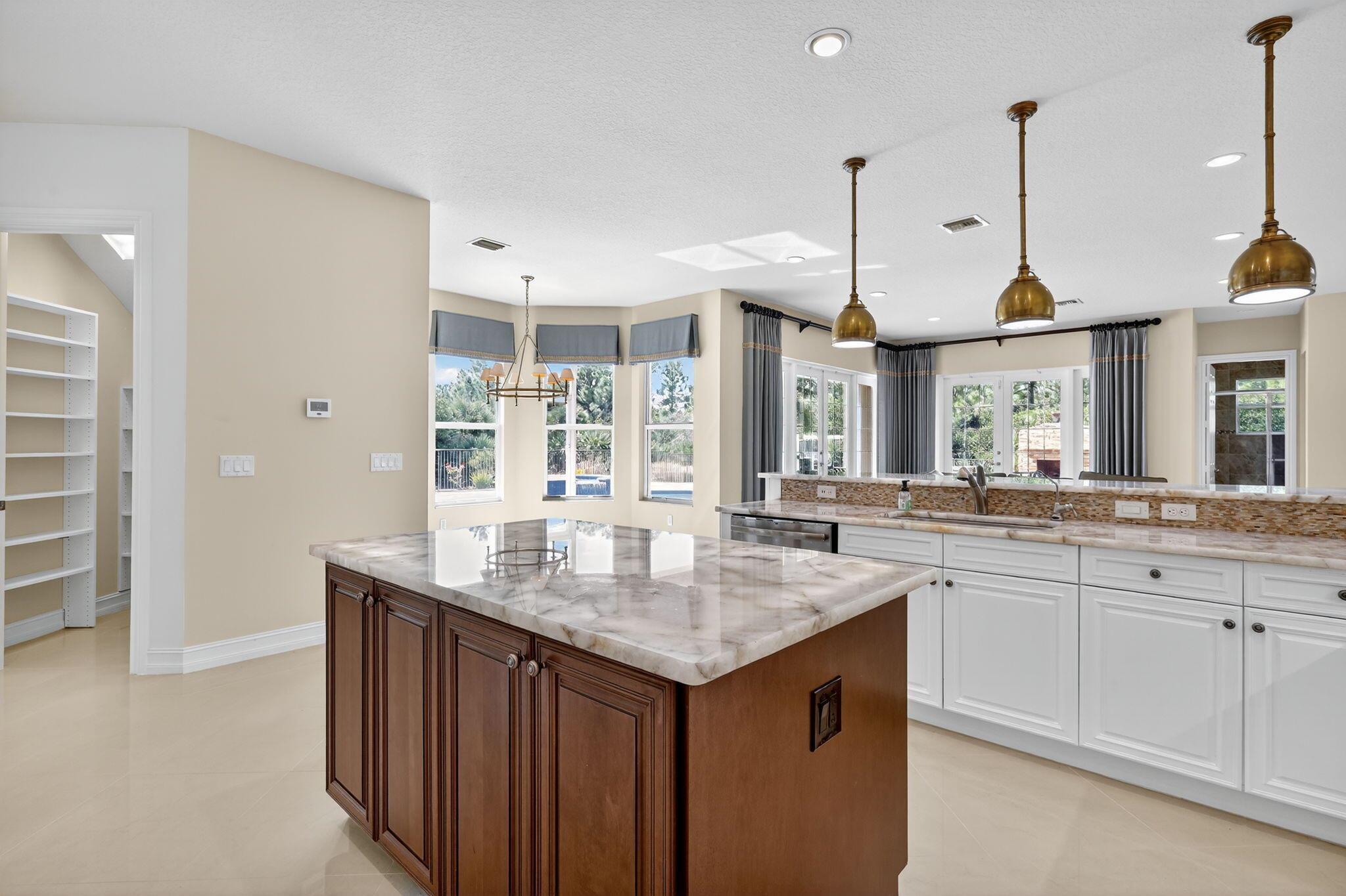 BAYHILL ESTATES - Residential