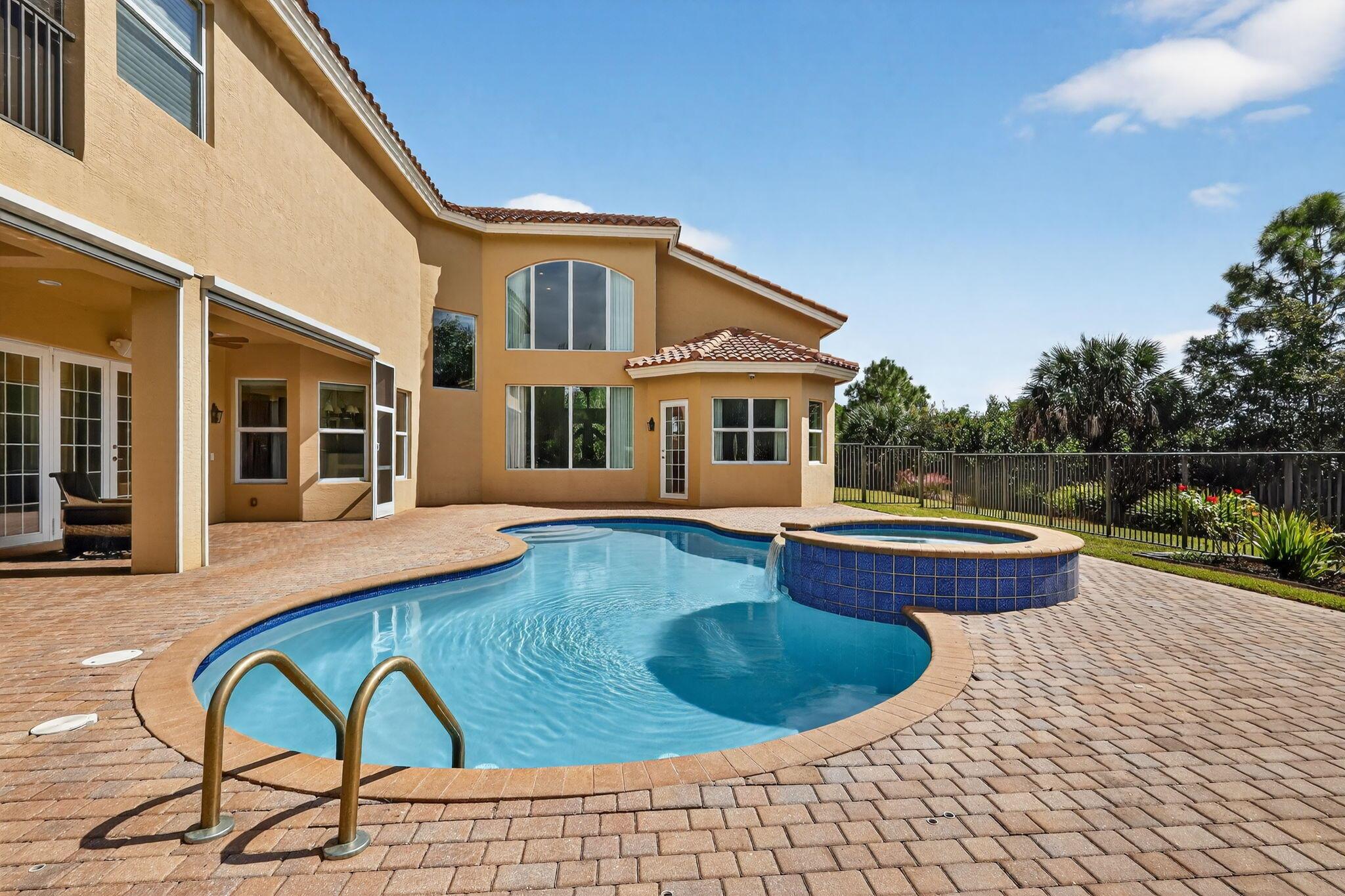 BAYHILL ESTATES - Residential