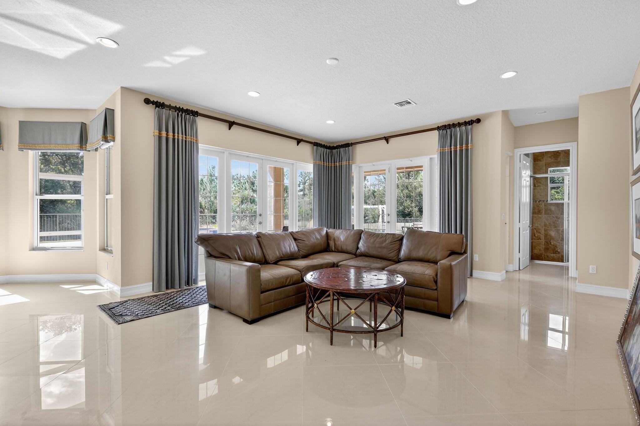 BAYHILL ESTATES - Residential