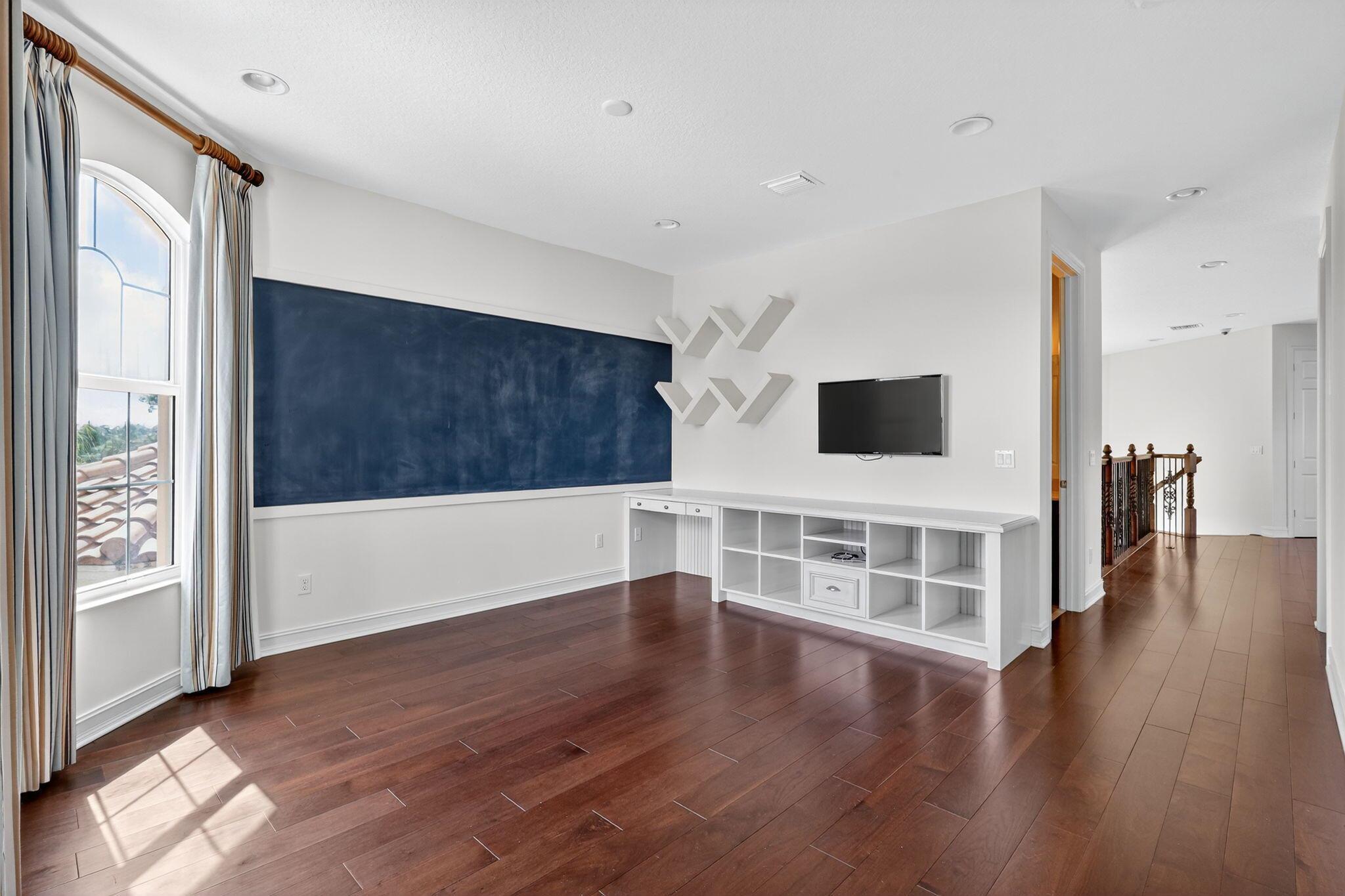 BAYHILL ESTATES - Residential