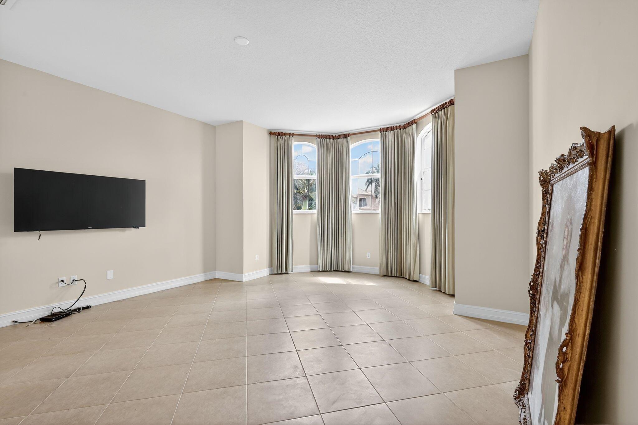 BAYHILL ESTATES - Residential