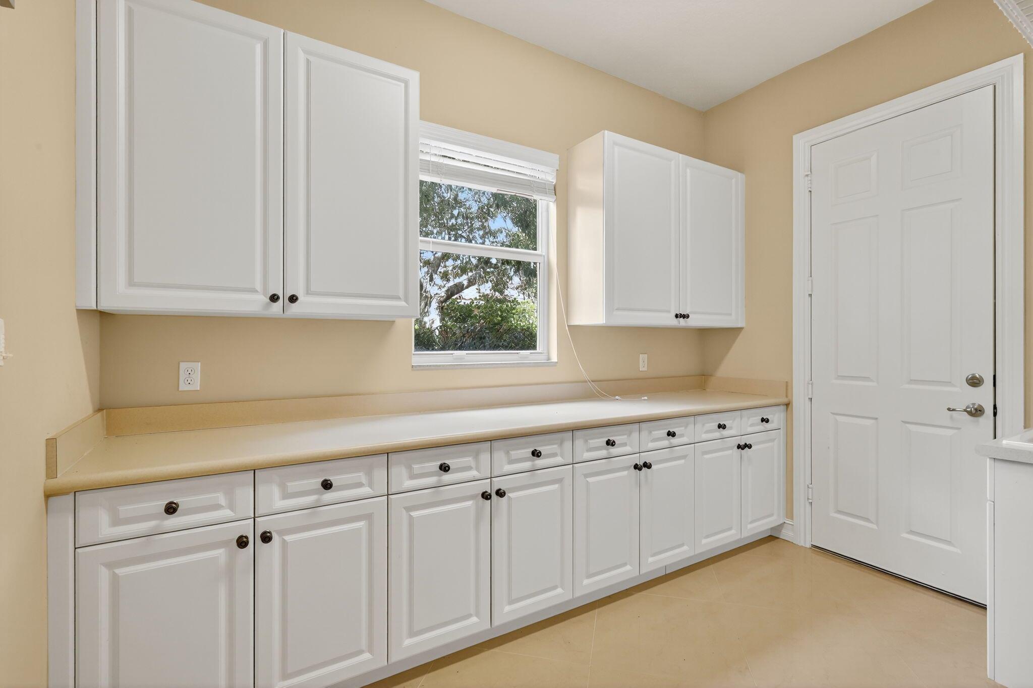 BAYHILL ESTATES - Residential