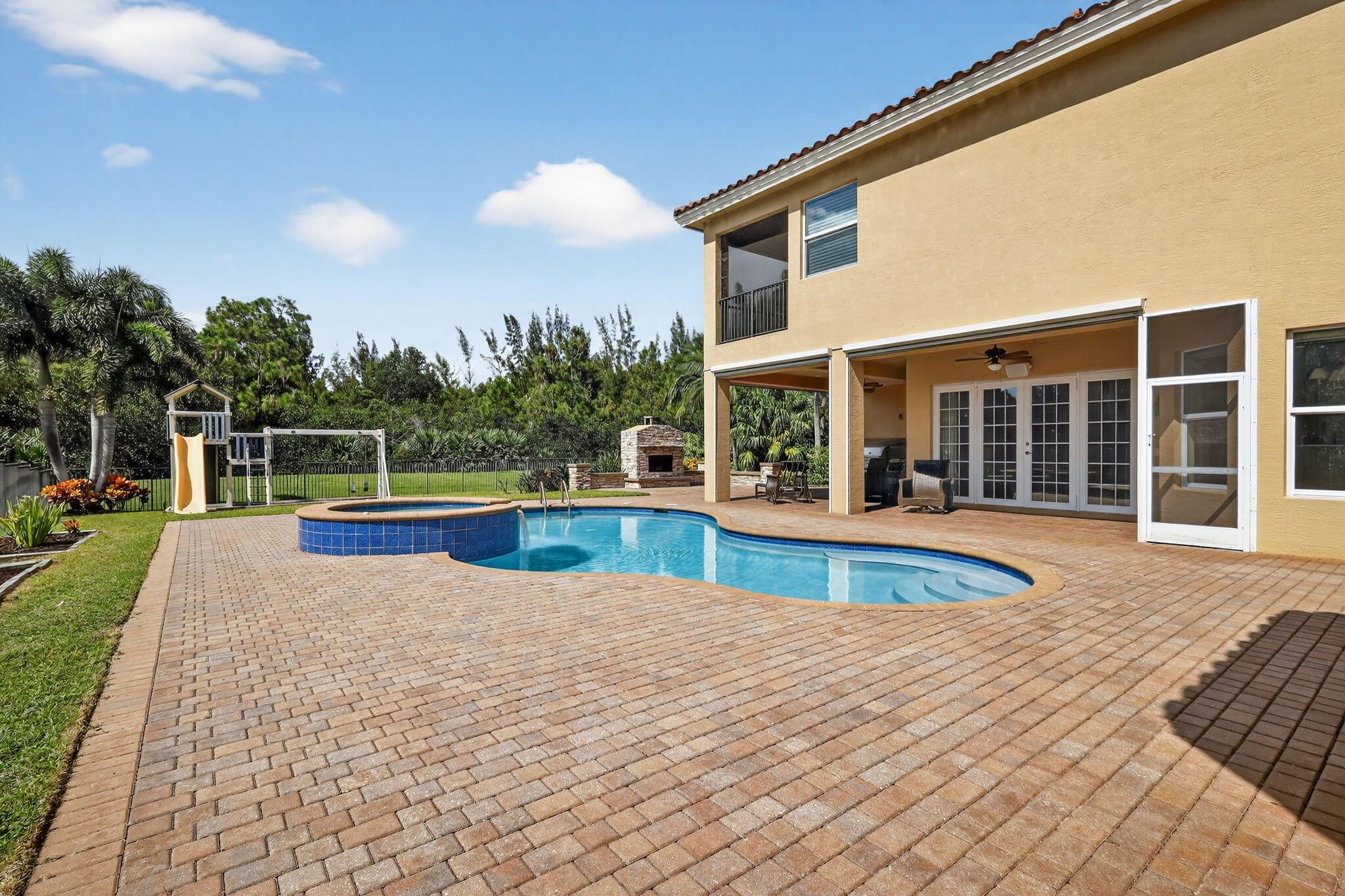 BAYHILL ESTATES - Residential