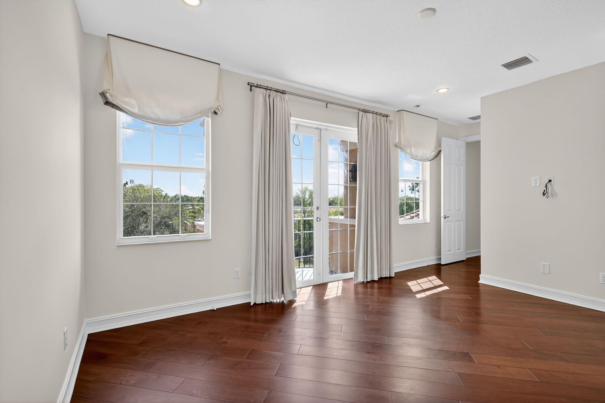 BAYHILL ESTATES - Residential