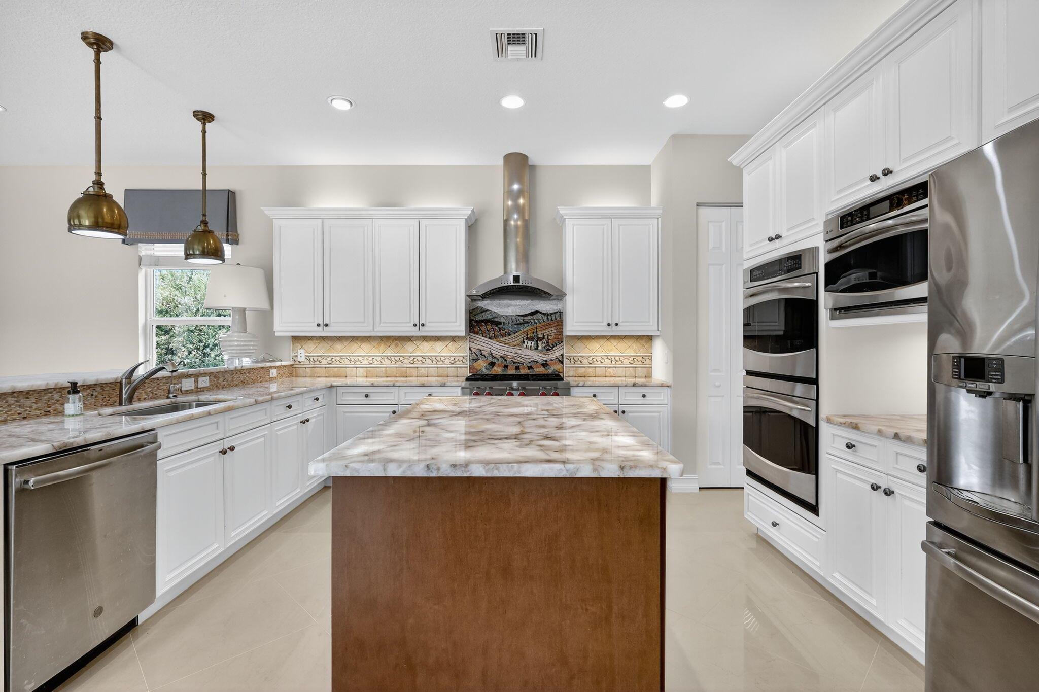 BAYHILL ESTATES - Residential