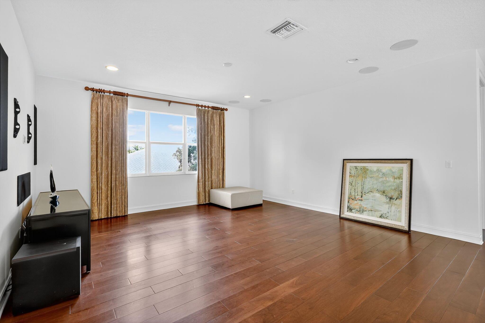 BAYHILL ESTATES - Residential