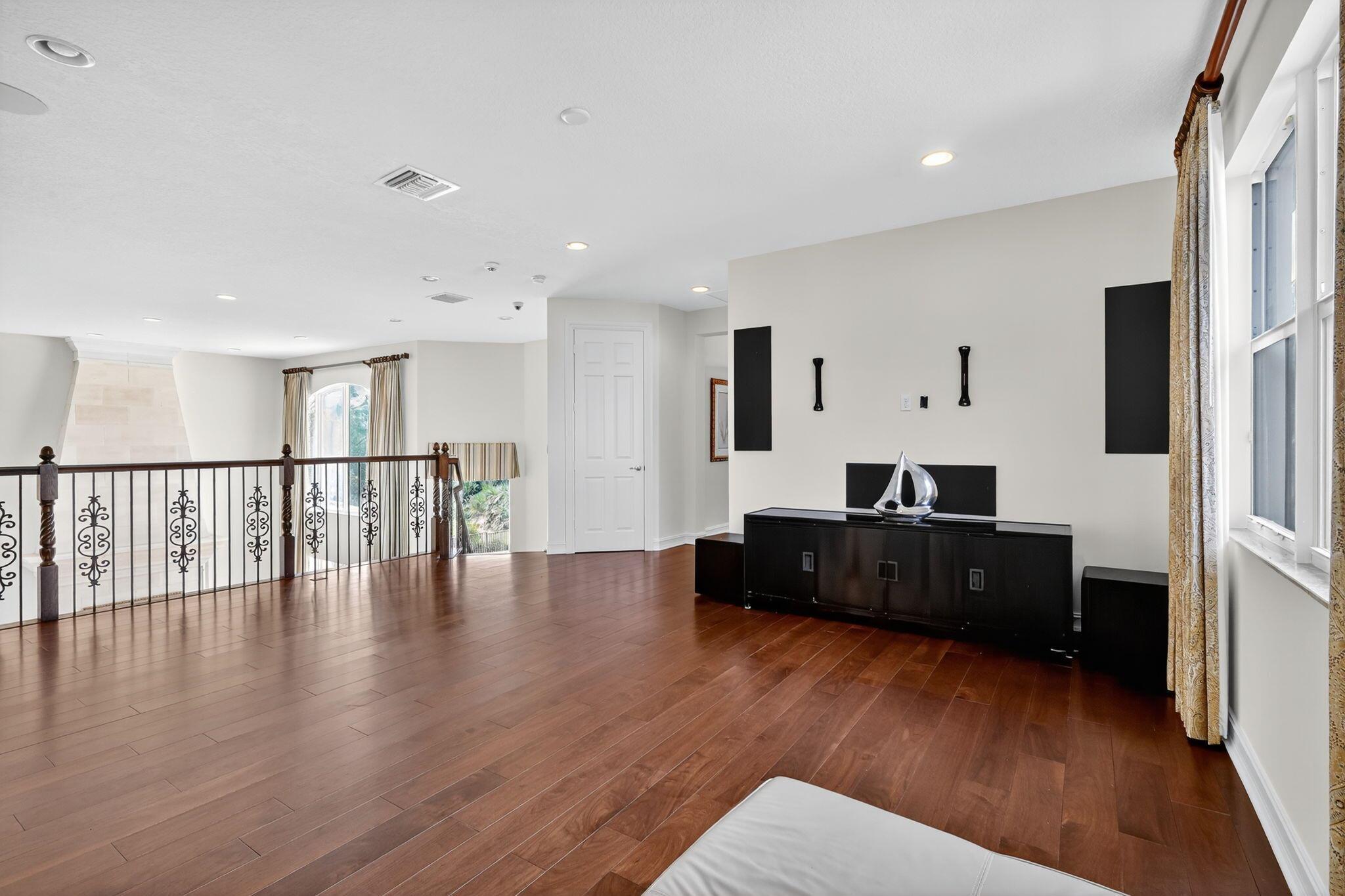 BAYHILL ESTATES - Residential