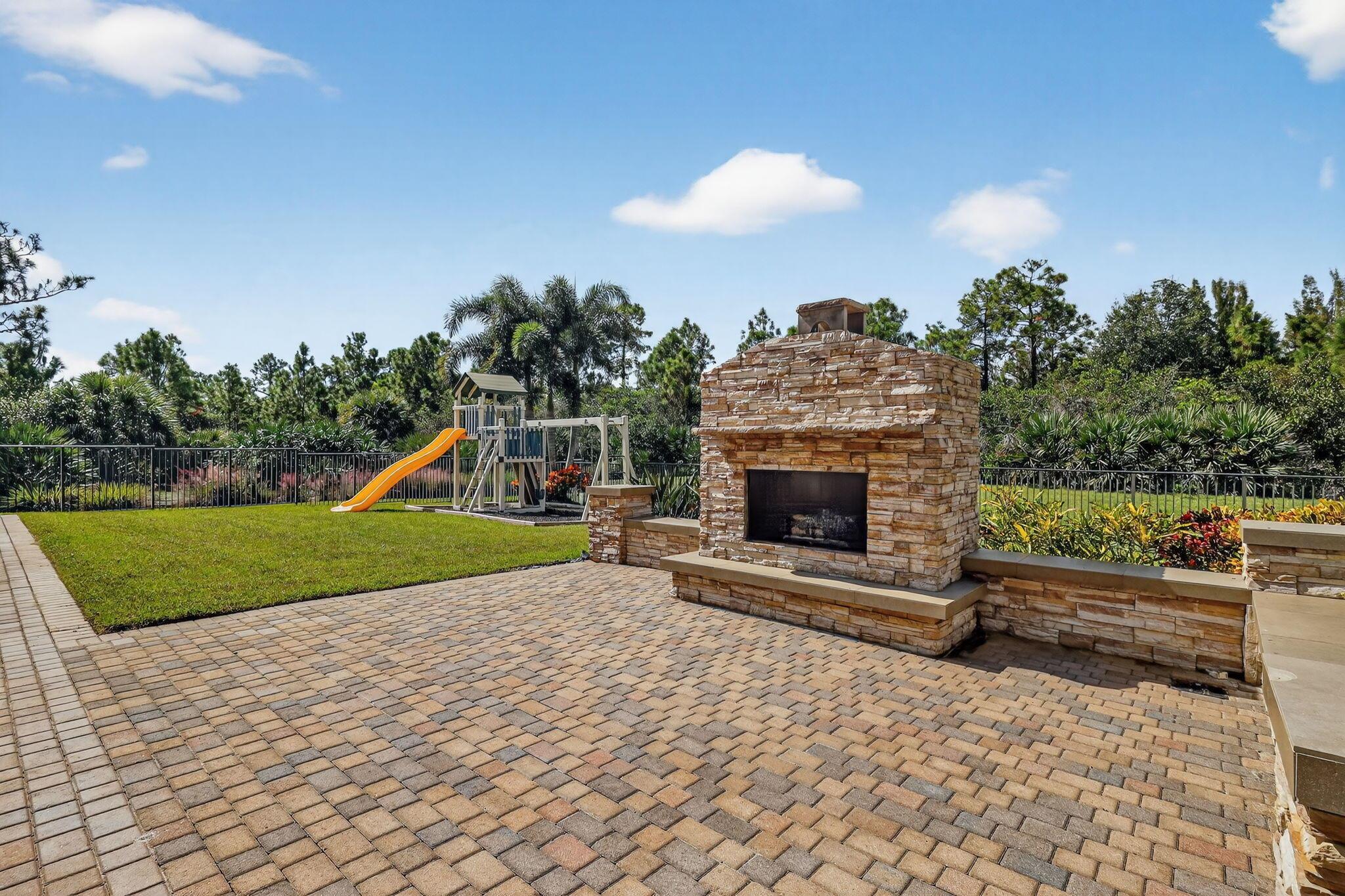 BAYHILL ESTATES - Residential