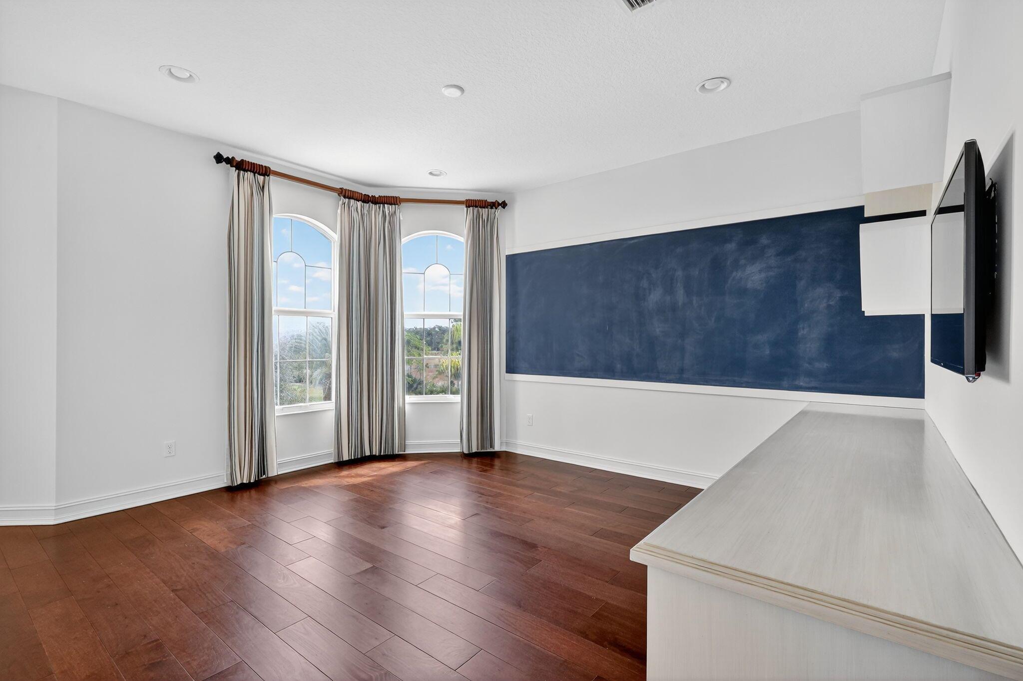 BAYHILL ESTATES - Residential