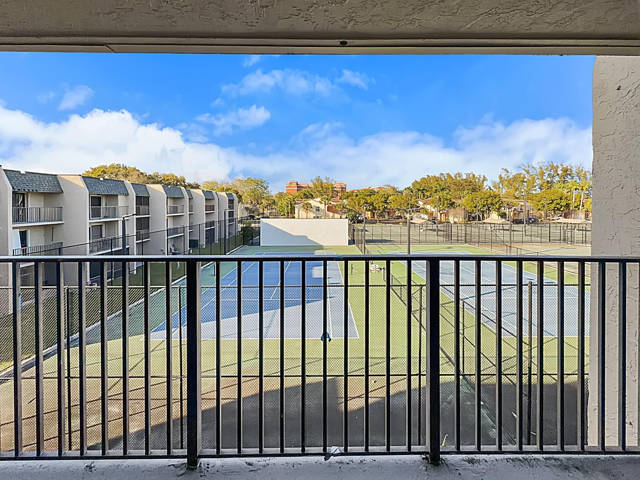 THE RACQUET CLUB - Residential Lease