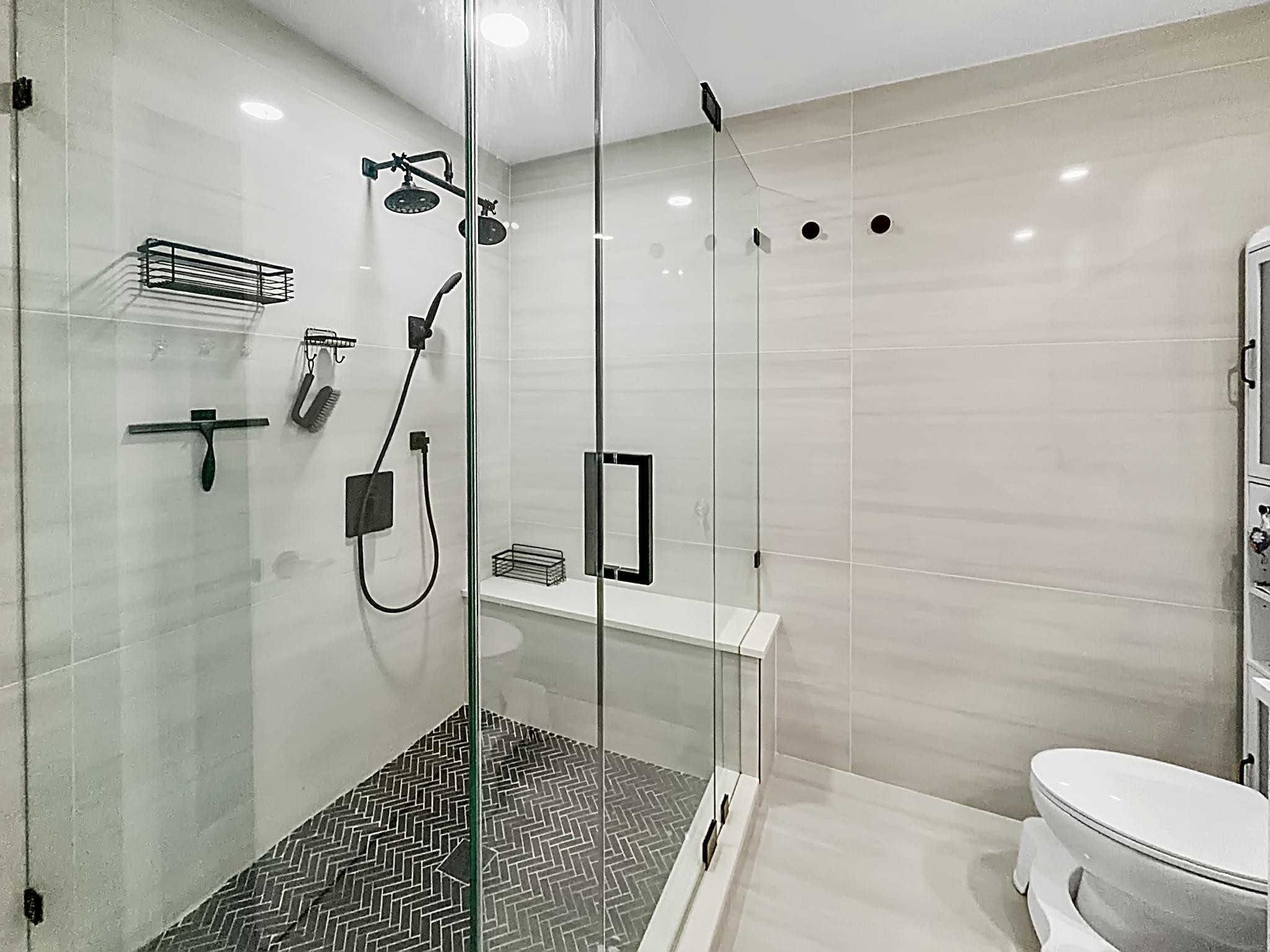 THE RACQUET CLUB - Residential Lease