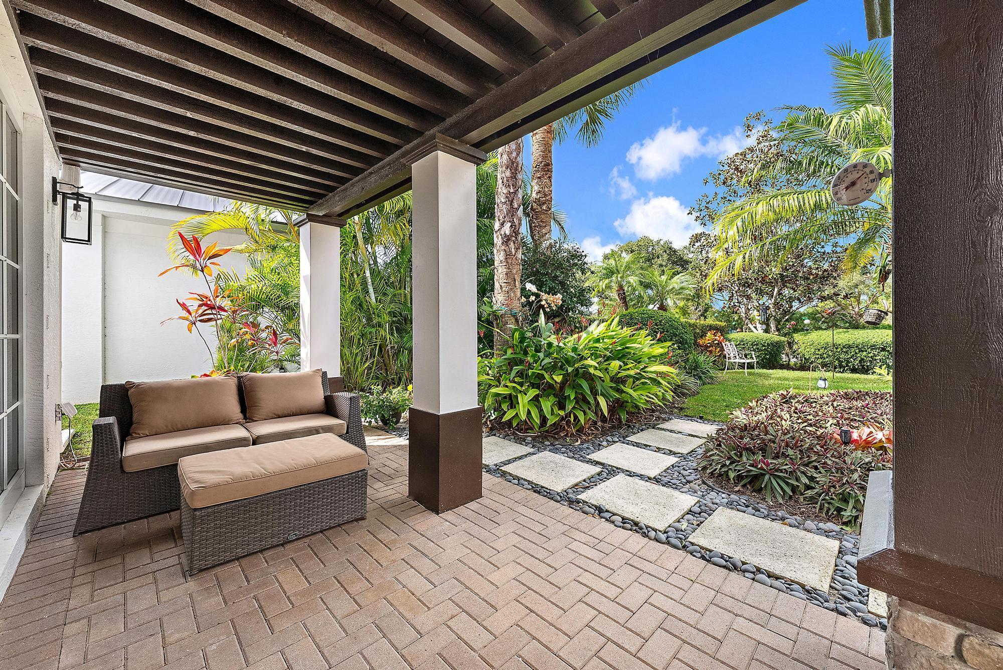 10425 SE Slash Pine Court