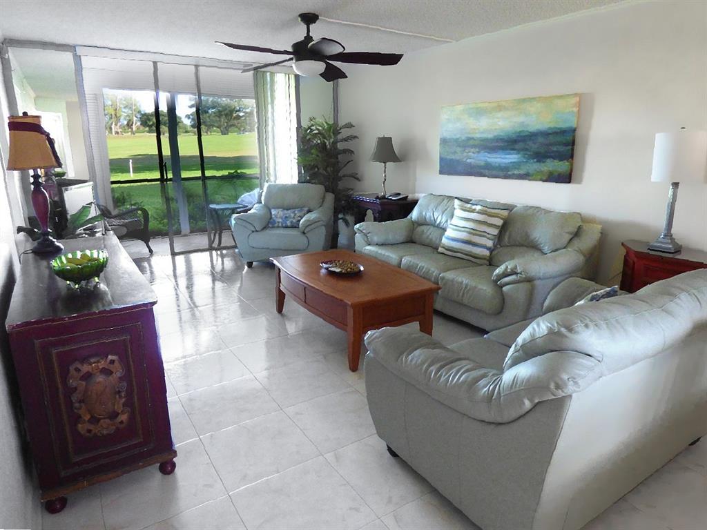 HOLLYBROOK GOLF & TENNIS - Residential