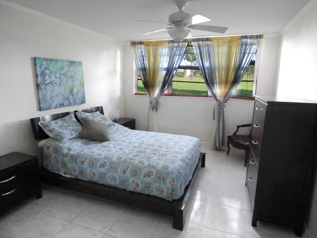 HOLLYBROOK GOLF & TENNIS - Residential