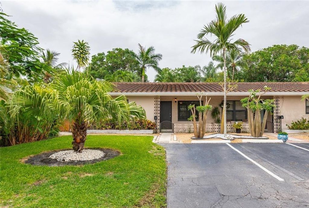 Photo of 1644 NE 33rd Street, Oakland Park, FL 33334 (MLS # F10535963)