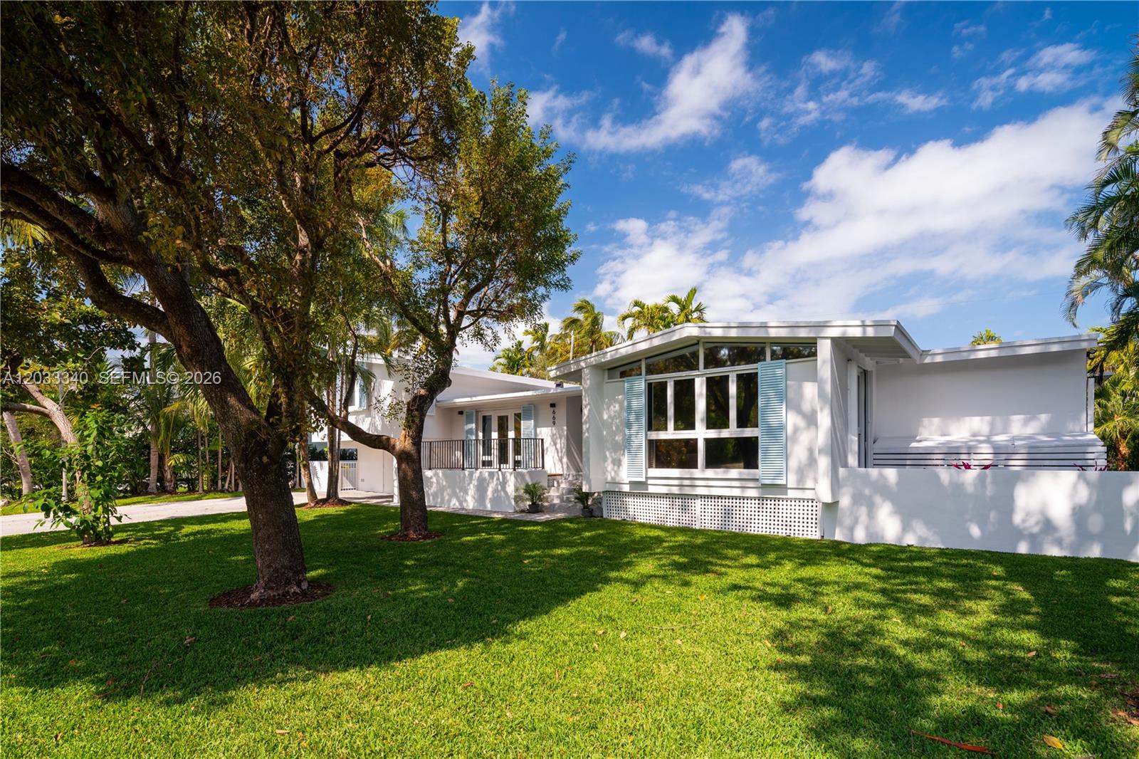 669 S Mashta Drive, Key Biscayne FL 33149