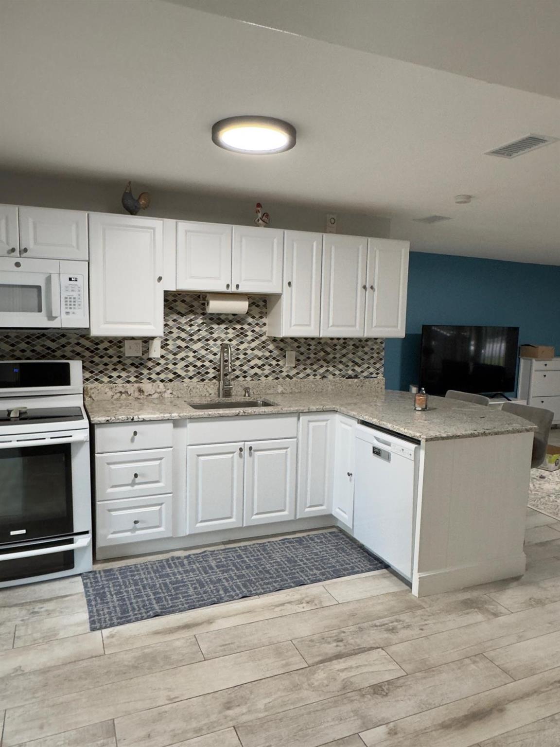 2950 NE 11th Ave