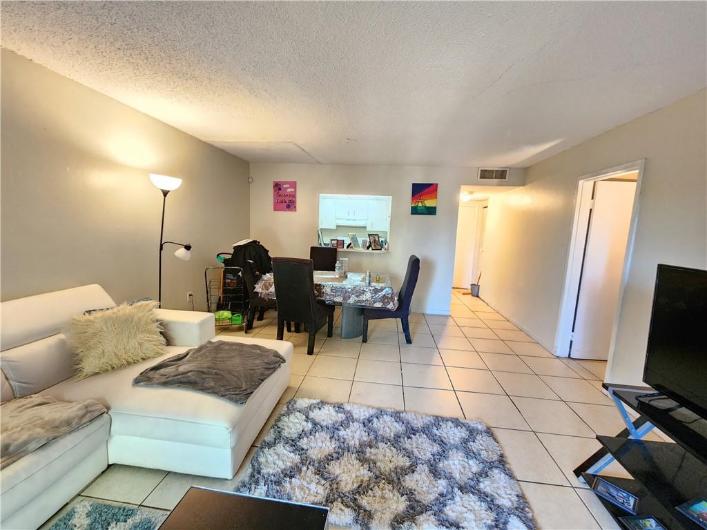 Condado Real Condo - Residential