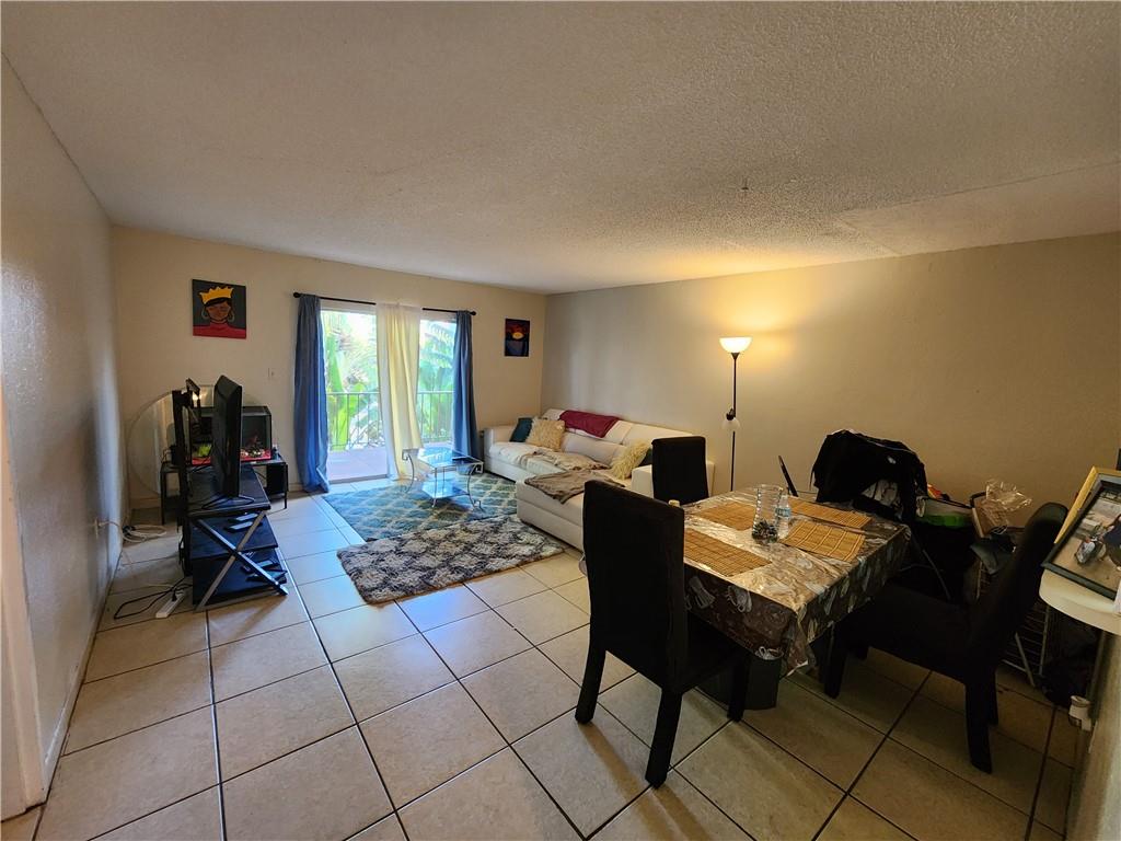 Condado Real Condo - Residential