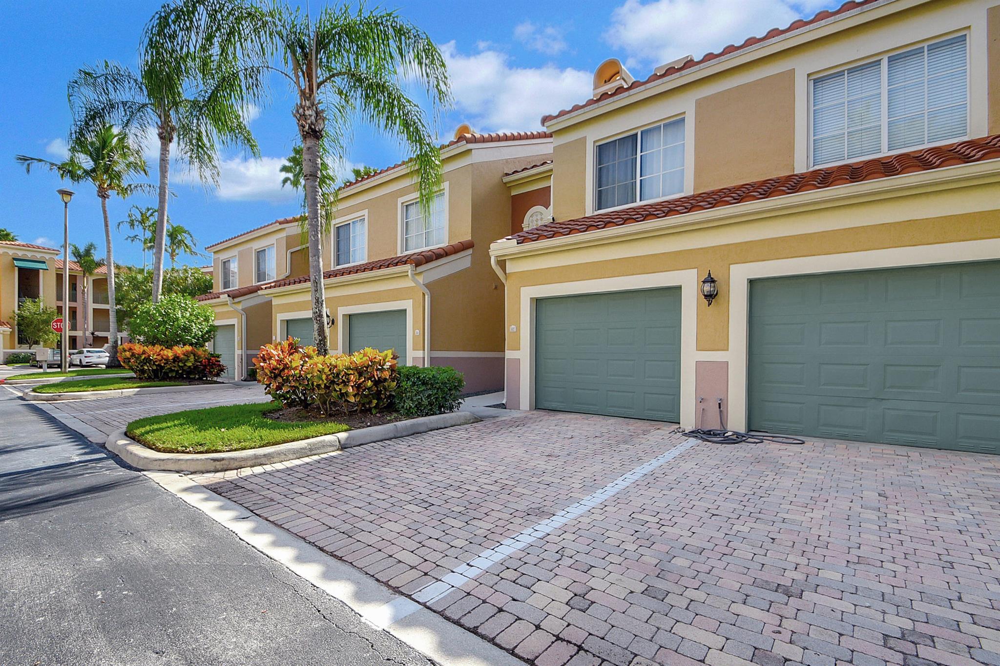✨ Fully furnished 2BR/2.5BA townhouse with 1-car garage in St Andrews at Polo Club! Enjoy Roku TVs, modern kitchen, and upstairs primary bedrooms with en-suite baths. Resort amenities include pool, tennis, fitness center, clubhouse, and walking paths. Seasonal or annual rental, less than 6 months negotiable. Prime Wellington location near Equestrian & Polo Center! Available Dec1st 2025.