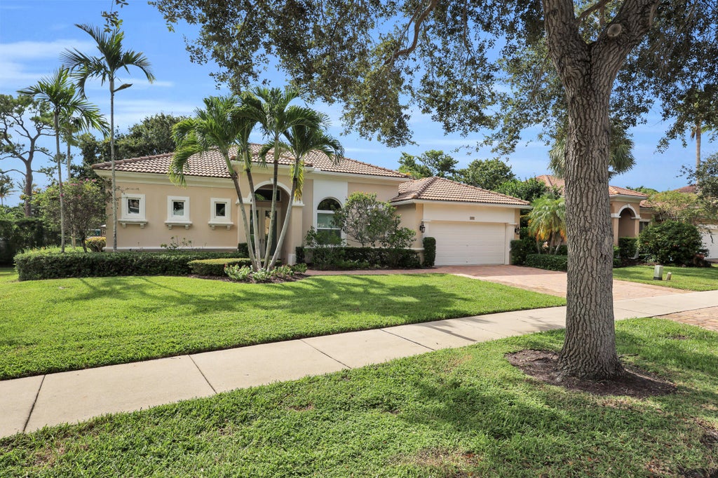 Photo of 103 MAGNOLIA Way, Tequesta, FL 33469 (MLS # B26074158)