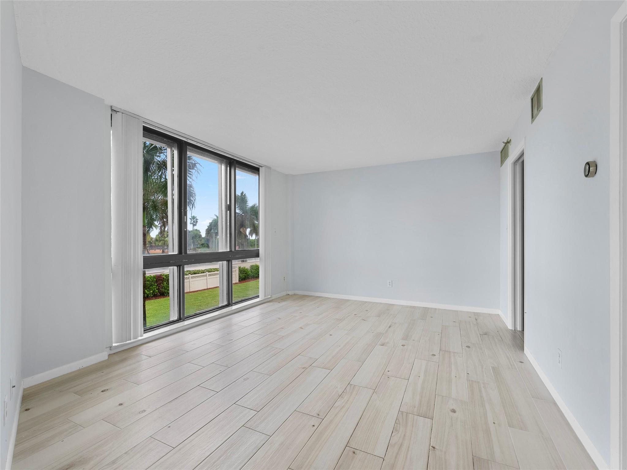 Sea Pointe Towers - Residential