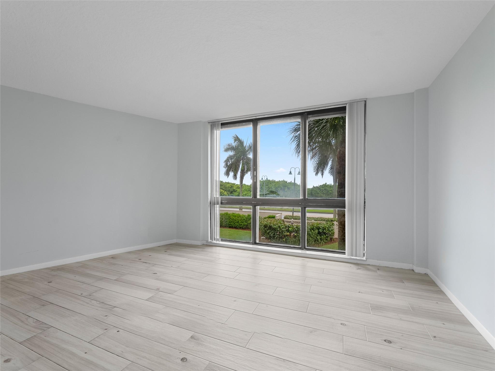 Sea Pointe Towers - Residential