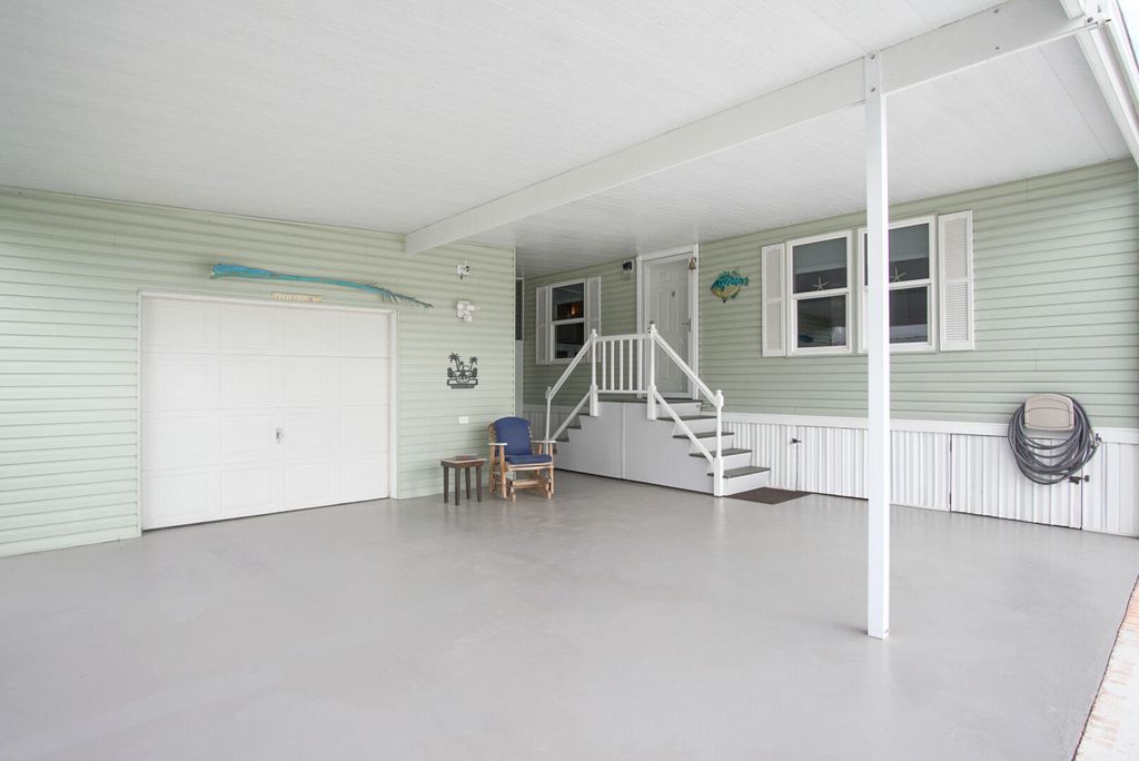 Photo of 201 SE Paradise Place, Stuart, FL 34997 (MLS # R10957591)