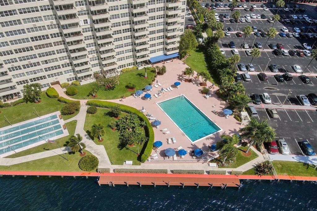 Coral Ridge Towers North - Residential