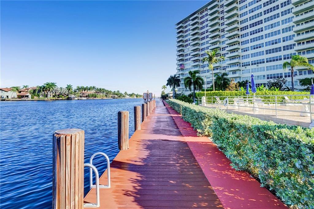 Coral Ridge Towers North - Residential